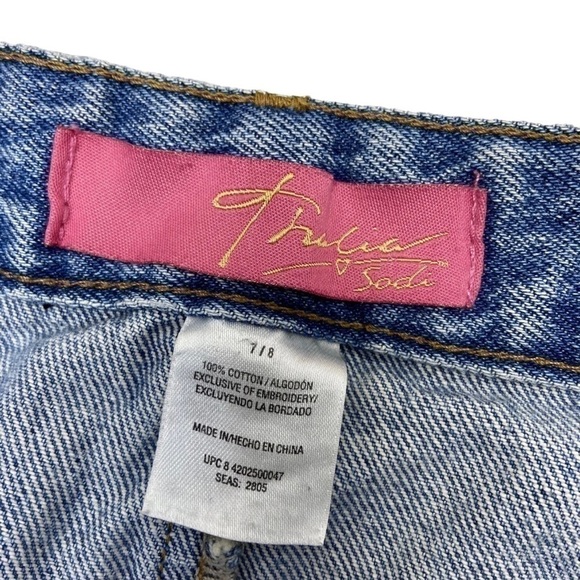 Thalia Sodi Embroidery Sequin patchwork Raw Hem Light Wash Denim Skirt Size 7/8 - Picture 4 of 4